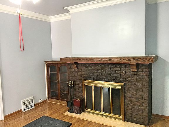 4th image of 407 E Frye Ave