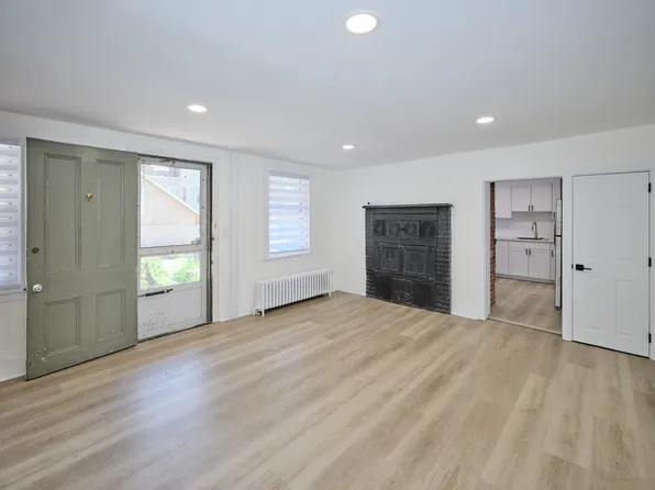 14 W Bridge St, New Hope, PA 18938