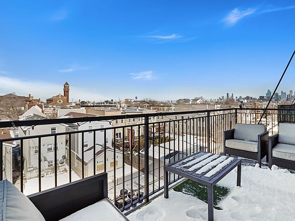 5th image of 5 N Oakley Blvd #402