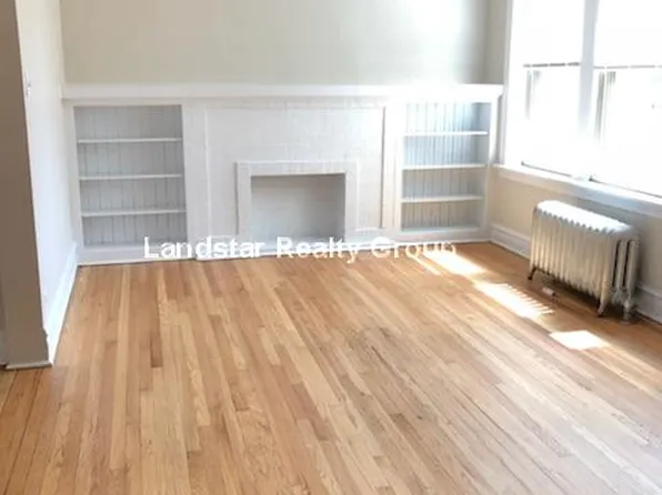 2952 W Belle Plaine Ave #1, Chicago, IL 60618