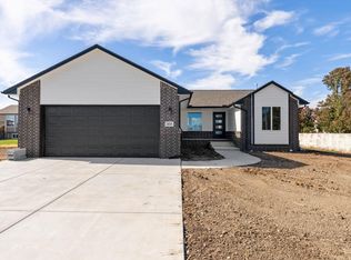 2825 N Rutland Ln, Augusta, KS 67010