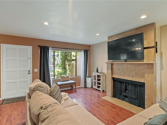 2nd image of 299 E Sierra Madre Blvd