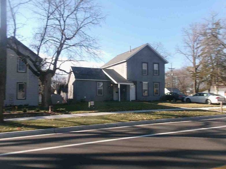 1st image of 707 2nd Ave S