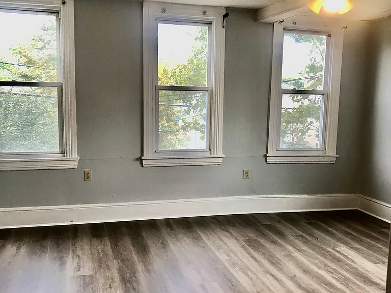 430 Poplar St #B — Photo 8