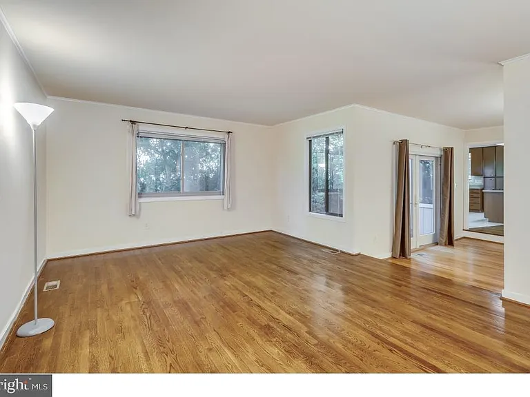 7220 Vistas Ln — Photo 12