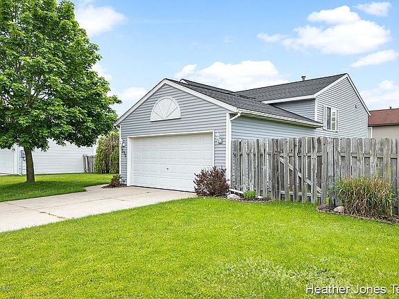 2nd image of 375 Tallgrass Dr NE