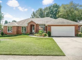 1132 W Woodhaven St, Springfield, MO 65810