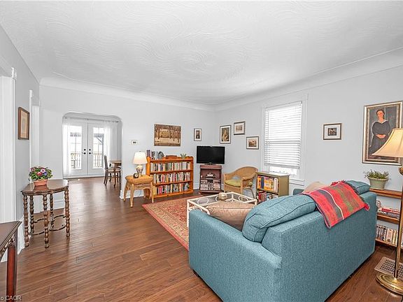 3rd image of 15 Maple Ave