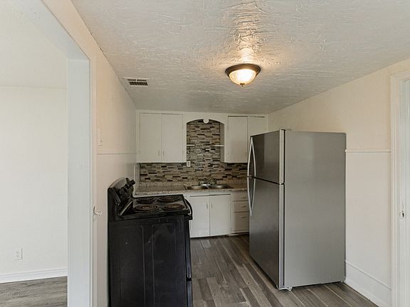 5th image of 5529 Diaz Ave
