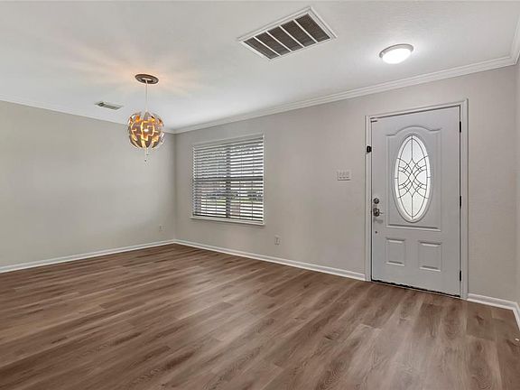 3rd image of 3854 Clobourne Crossing Ln