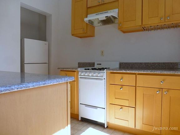 3rd image of 1140 Pine St #22