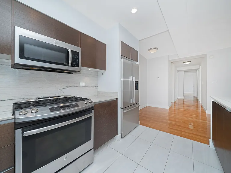 400 E 57th St #17L — Photo 14