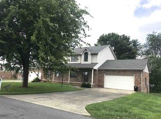 142 Gilhaven Dr, Paducah, KY 42003