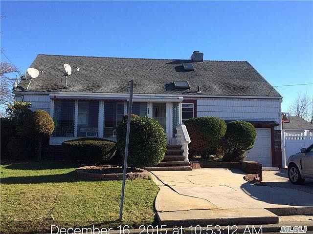 1st image of 210 Molloy St