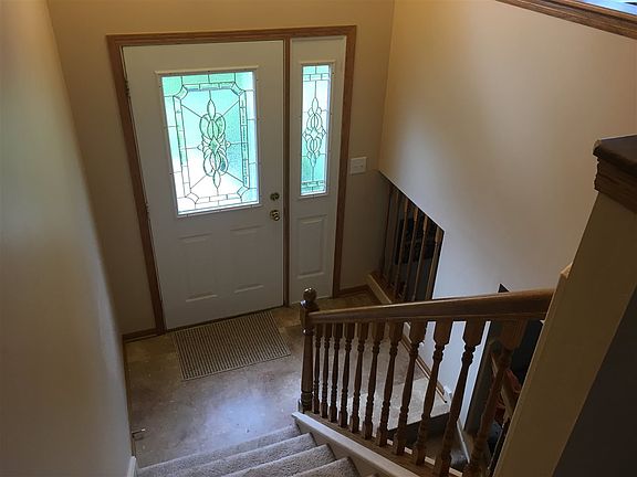 4th image of 303 Candlewick Dr SE