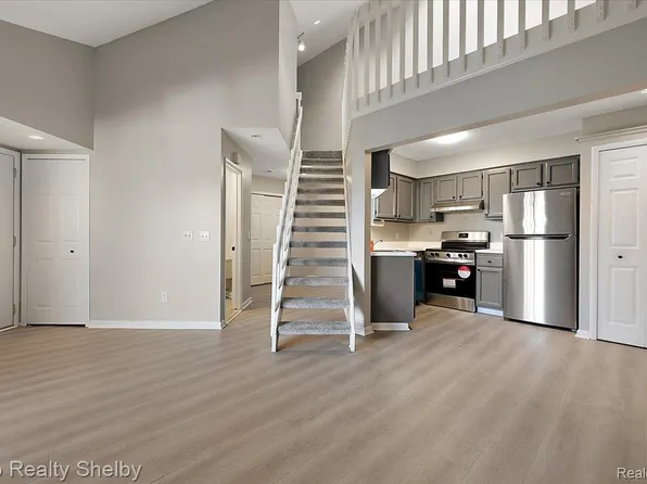 34922 Hamilton Dr #22, Fraser, MI 48026