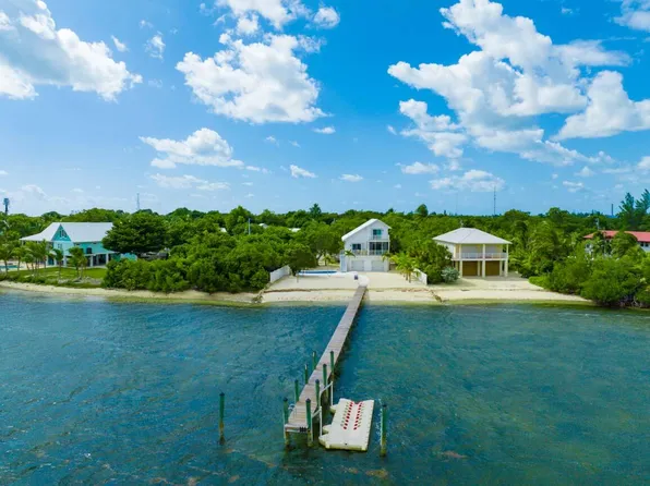 19527 Indian Mound Dr, Sugarloaf Key, FL 33042
