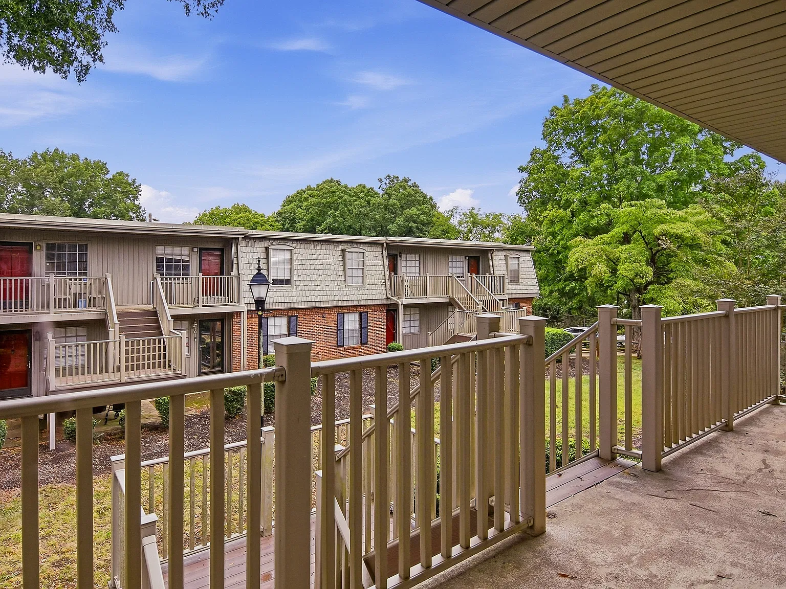 2 bed, 864 sqft, $1,000 — Photo 3