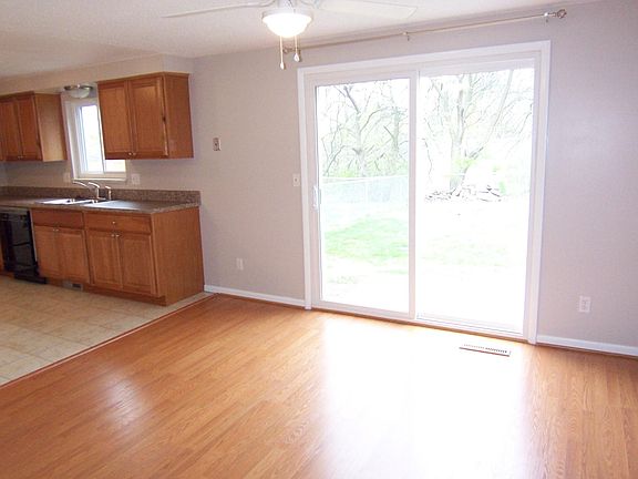 3rd image of 4720 Baylor Ct