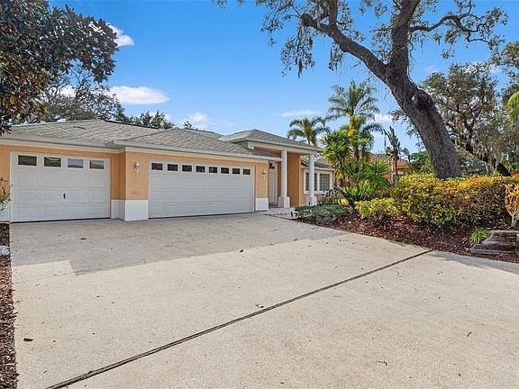 5th image of 958 Ridgewood Ter