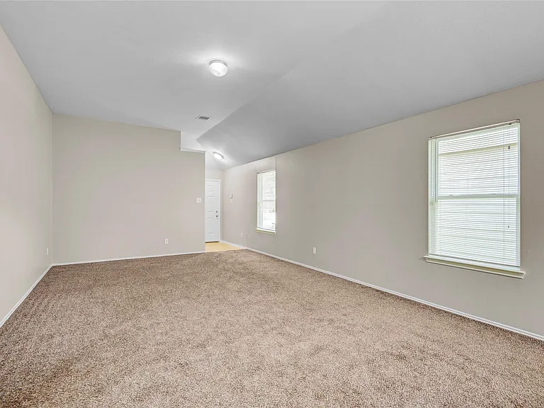 4226 Richmeadow Dr — Photo 8