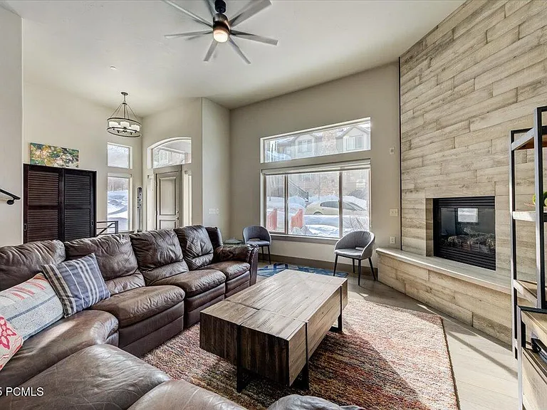 5662 Oslo Ln — Photo 4