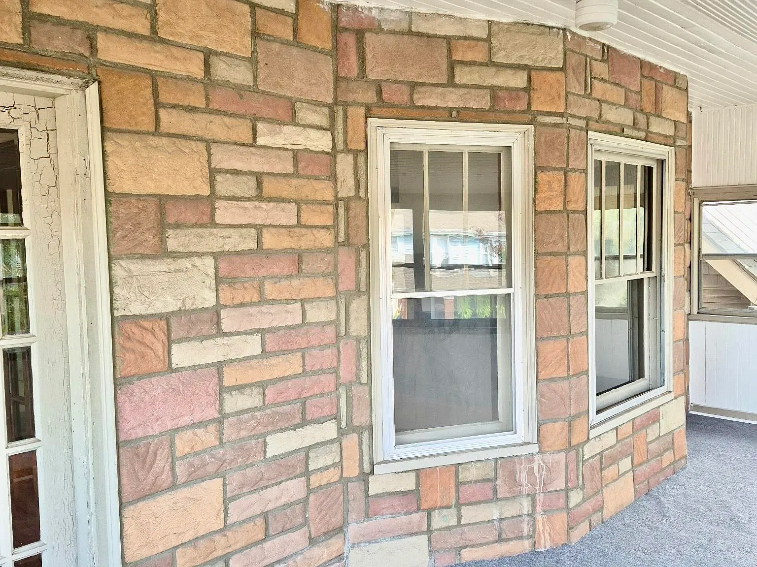 3 bed, 1.0 bath, 1450 sqft, $1,600 — Photo 2