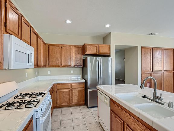 4th image of 35542 Driftwood St