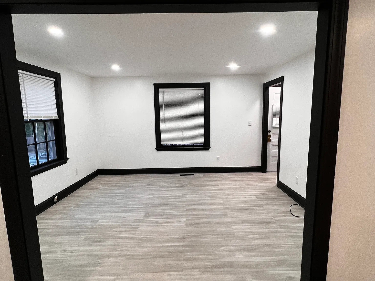 2 bed, 1063 sqft, $2,600 — Photo 4
