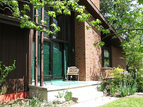2nd image of 135 Lamar Dr