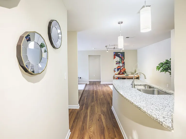 Stonehaven Apartments — Photo 3
