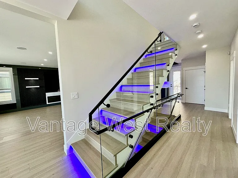 3608 Silver Way — Photo 16