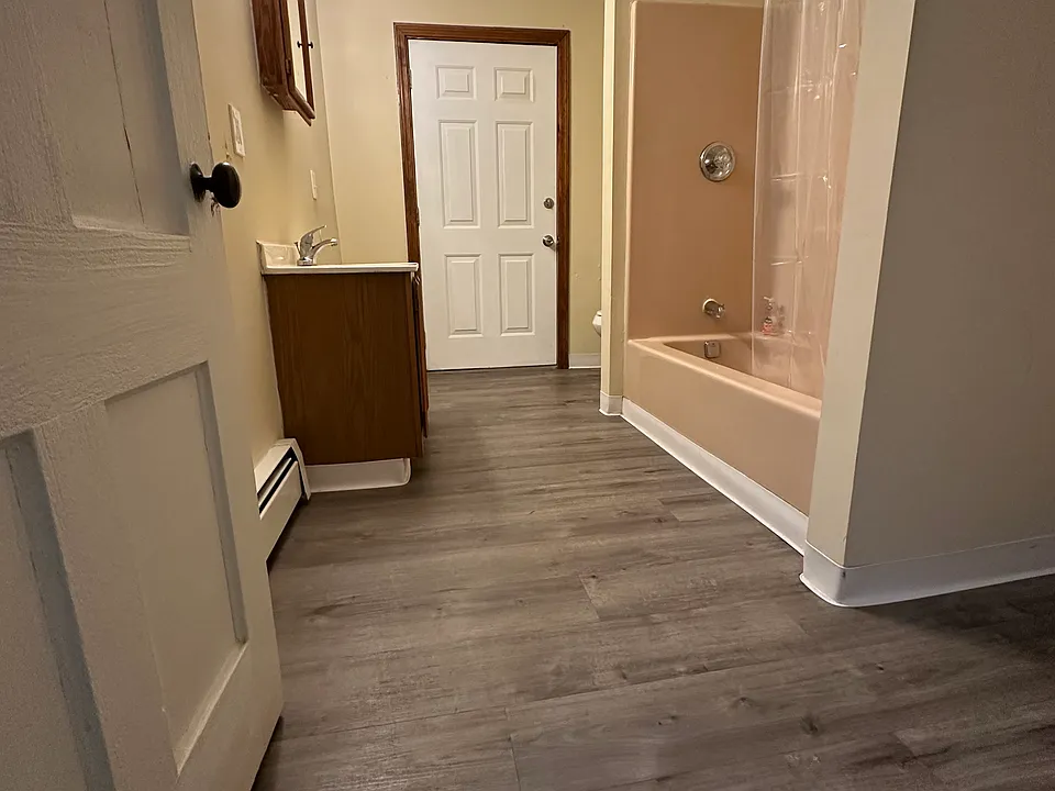 Spacious bathroom.
