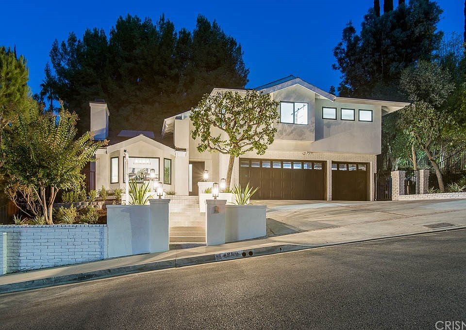 1st image of 4886 Winnetka Ave