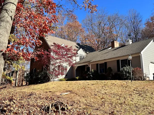 28 Mountain Brook Road, North Haven, CT 06473