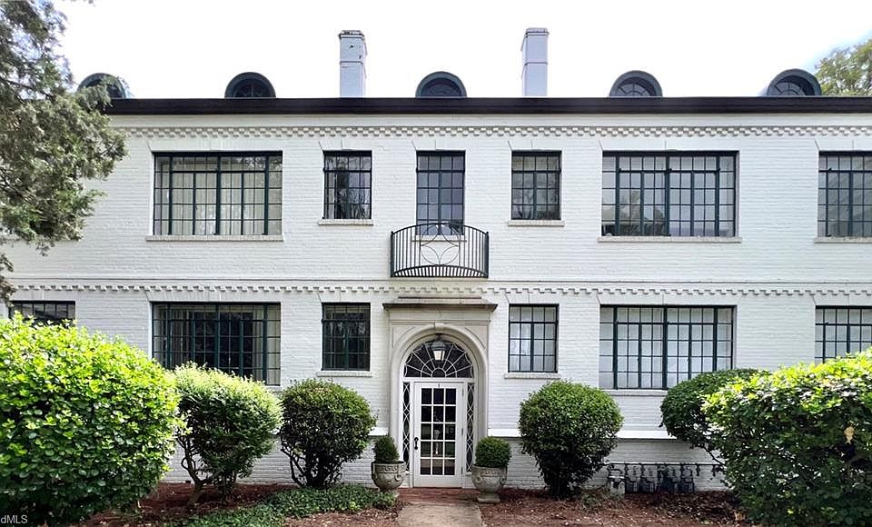 1st image of 1700 N Elm St #I1