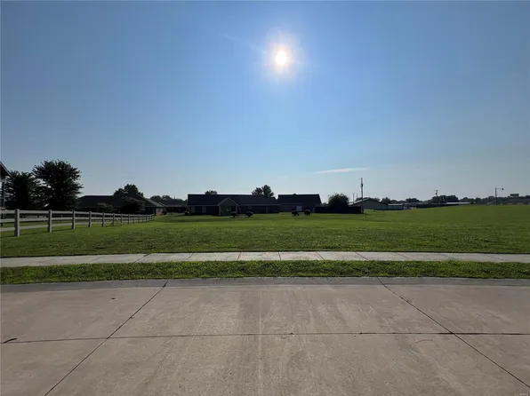 1656 Redbud Ln, Perryville, MO 63775