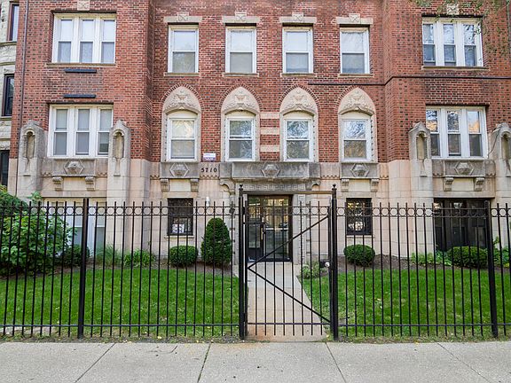 3rd image of 5710 N Winthrop Ave APT 208