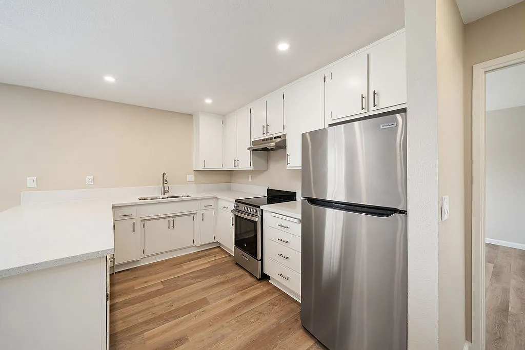 Building Photo - 241 Ocean View Ave #O