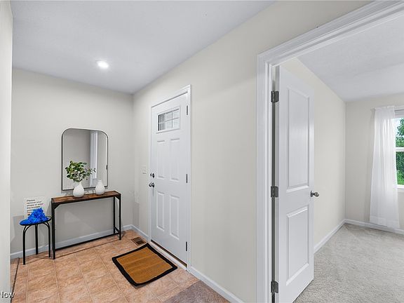 3rd image of 7915 Chesterfield Dr