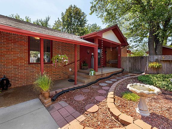 5th image of 1337 N Denene Ln