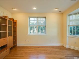 4A Nassau Dr, Great Neck, NY 11021