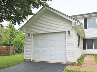 1172 Brockton Ct, Aurora, IL 60504