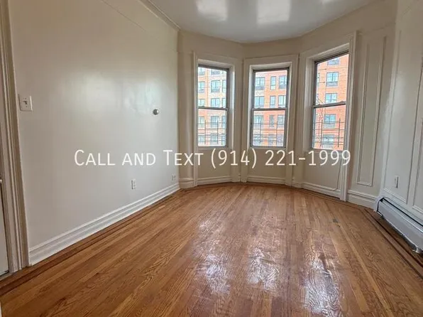 775 E 233rd St, Bronx, NY 10466