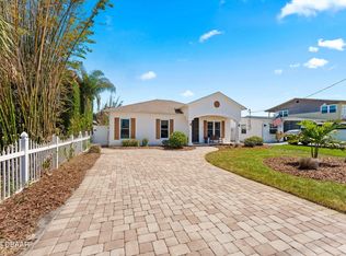 827 E 26th Ave, New Smyrna Beach, FL 32169
