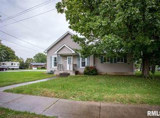 1202 13th St, Viola, IL 61486