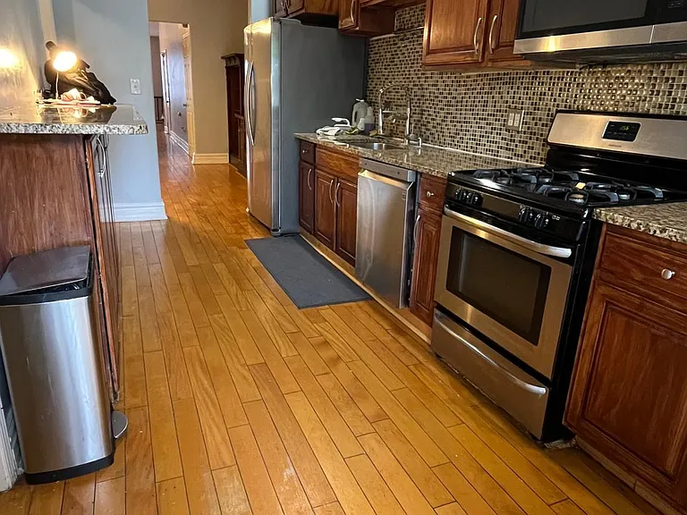 5617 S Calumet Ave — Photo 3
