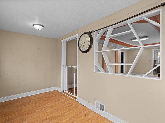 3rd image of 1727 Mondamin Ave