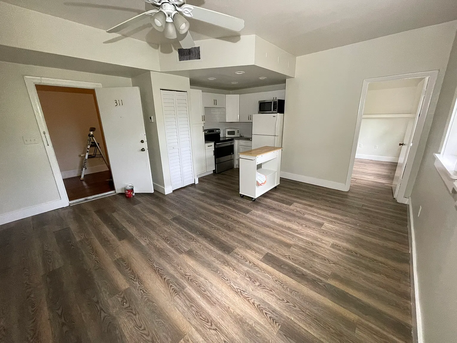 2 bed, 810 sqft, $2,550 — Photo 3