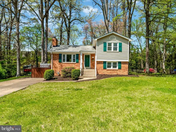 2530 Roswell Ct, Falls Church, VA 22043